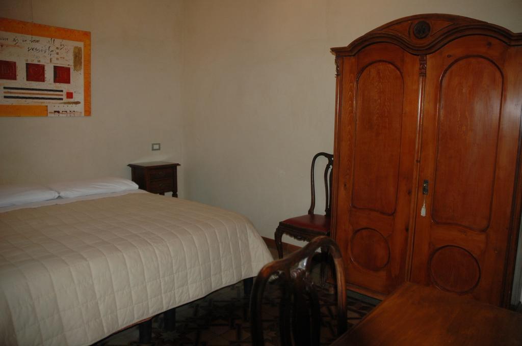 Le Maddalene Bed & Breakfast เวโรนา ภายนอก รูปภาพ